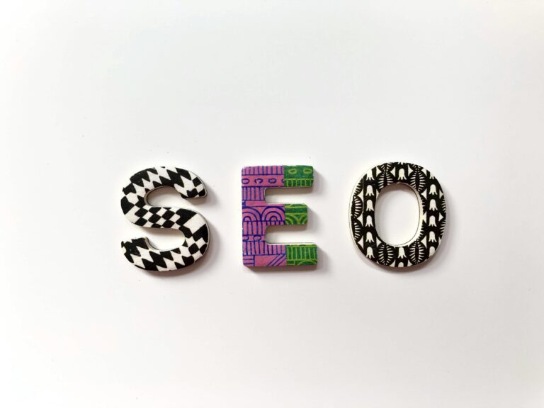What essential elements should an SEO expert follow?